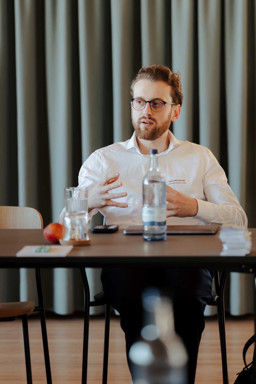 Markus Dieing in conversation during the workshop